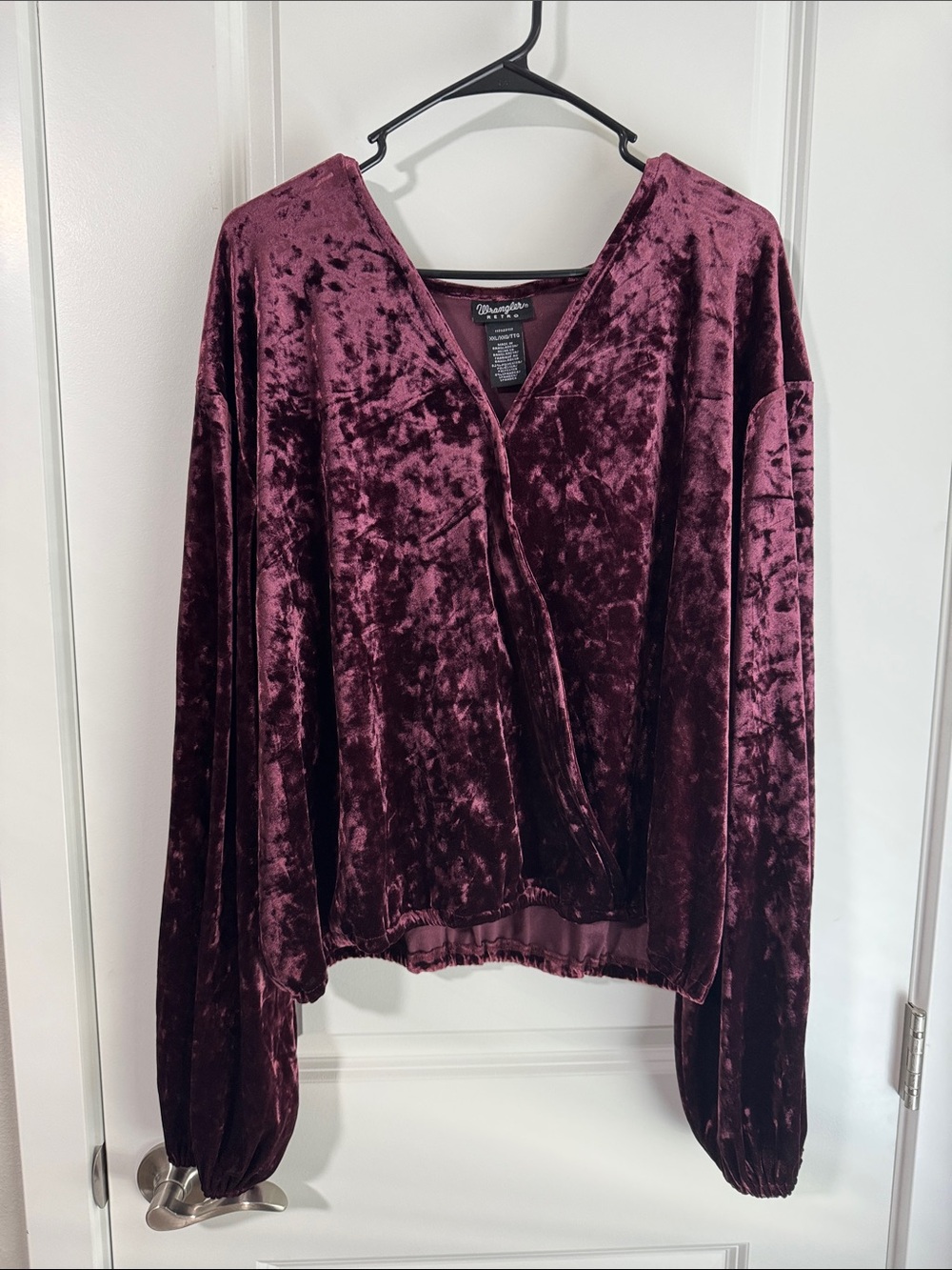 Wrangler Velvet Top in Burgundy